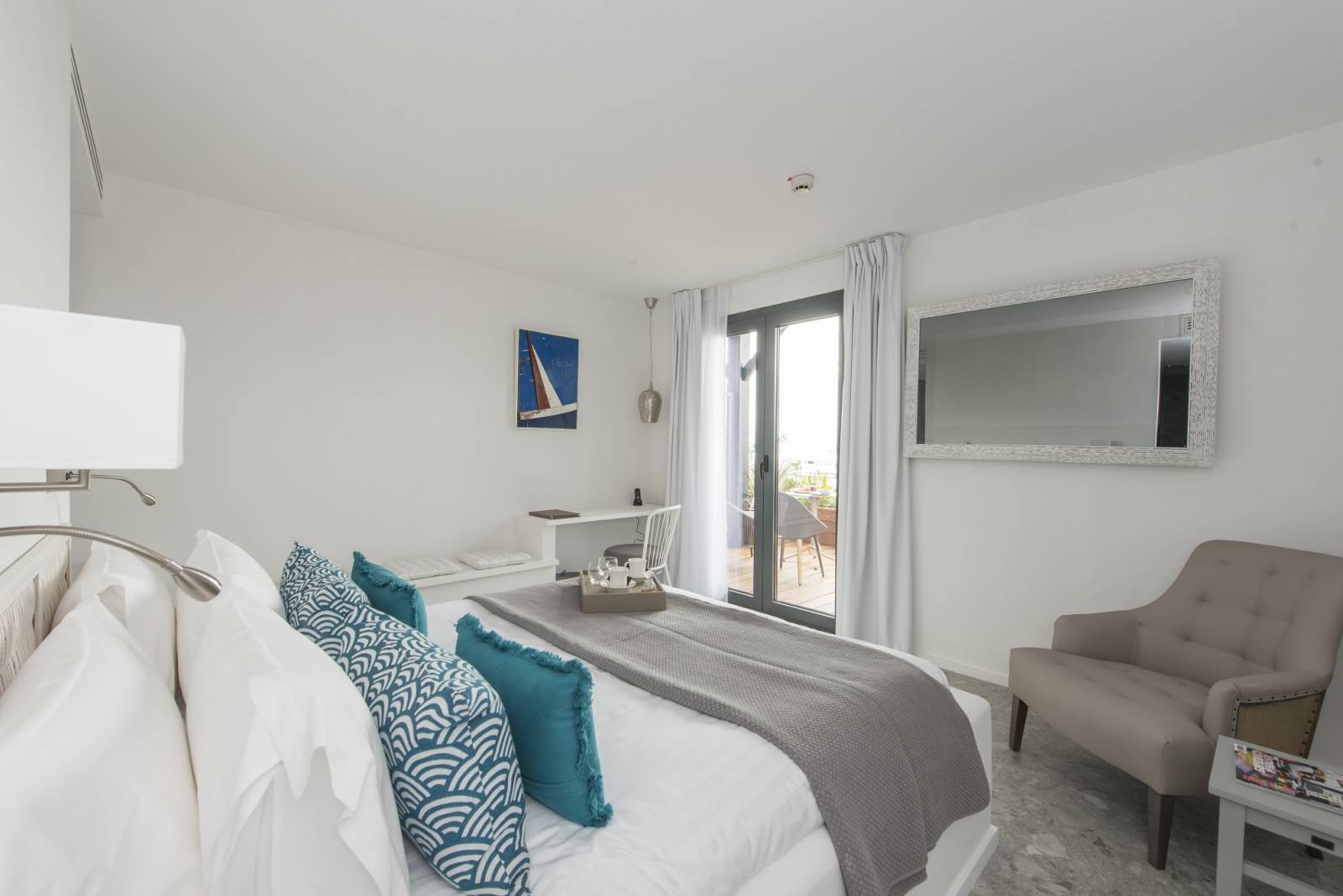 Où réserver un hôtel avec piscine pour un weekend proche cap ferret ? 