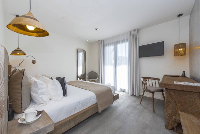 Hôtel 4 étoiles avec terrasse et vue mer à Andernos